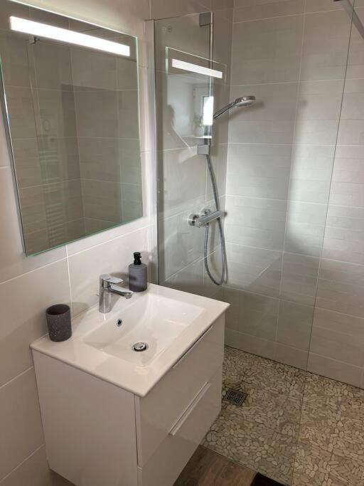 Appartement Centre De Guécélard Εξωτερικό φωτογραφία
